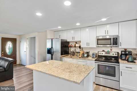 7627 FALLSWOOD WAY, LORTON, VA 22079