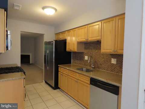 16 FAIR OAKS COURT, NEWTOWN, PA 18940