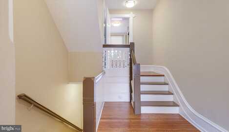 106 E STATE STREET, DOYLESTOWN, PA 18901