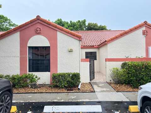 126 Centennial Ct, Deerfield Beach, FL 33442