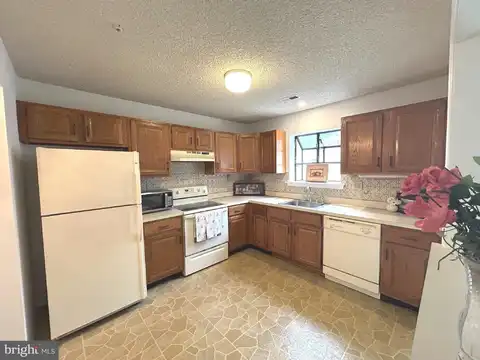 30 HILLTOP LANE W, COLUMBUS, NJ 08022