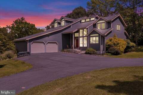 6 SADOWSKI DRIVE, READING, PA 19606