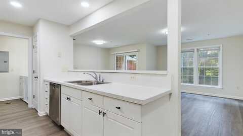 302 BAUGHMANS LANE, FREDERICK, MD 21702