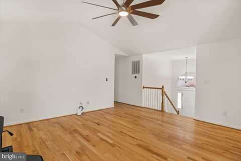 21 PRESLEY LANE, KEARNEYSVILLE, WV 25430