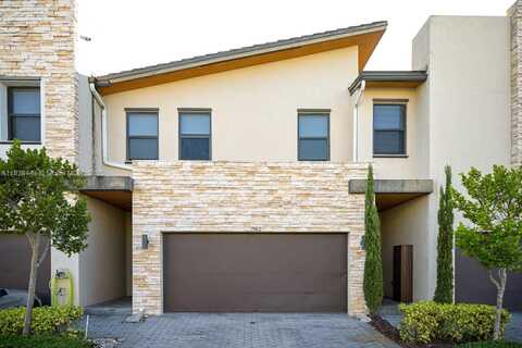 7962 NW 105th Ct, Doral, FL 33178
