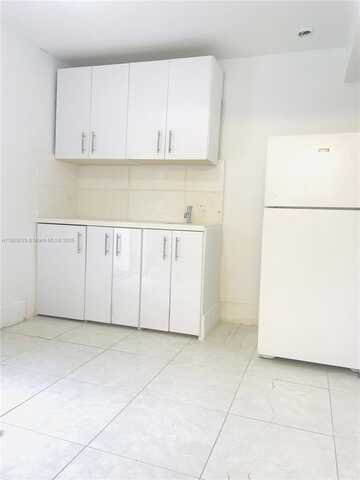 613 Sharar Ave, Opa Locka, FL 33054