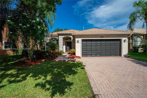 1123 NW 131st Ave, Pembroke Pines, FL 33028