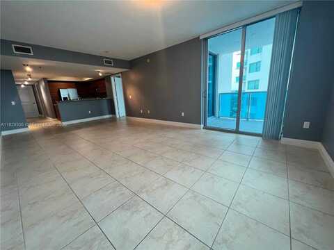 2641 N Flamingo Rd, Sunrise, FL 33323