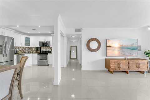 7115 Miami Lakes Dr, Miami Lakes, FL 33014