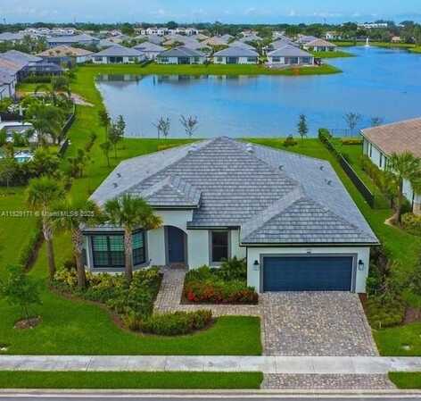 4527 Blessed Place Dr, Oakland Park, FL 33309