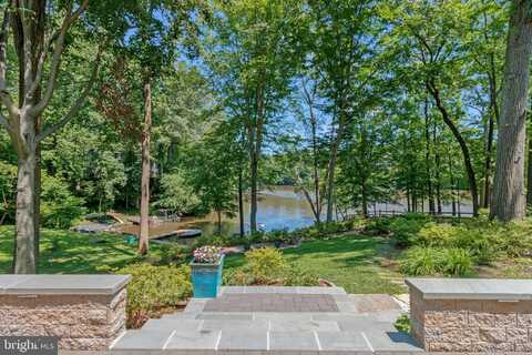 6320 CROSSWOODS CIRCLE, FALLS CHURCH, VA 22044