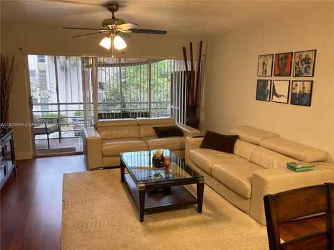 469 N Pine Island Rd, Plantation, FL 33324