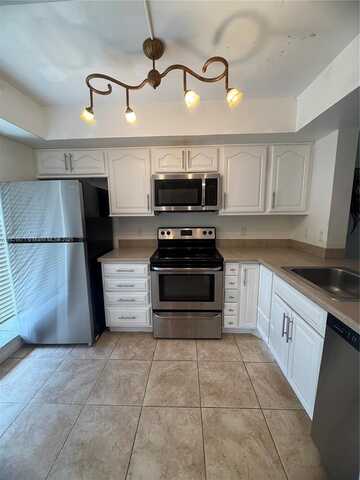 2371 SW 15th St, Deerfield Beach, FL 33442