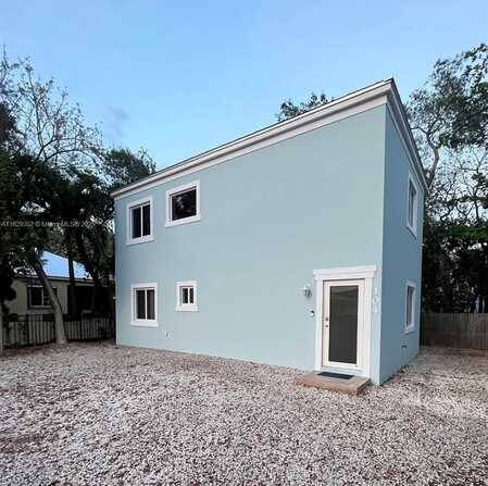 104 Poinciana Dr, Key Largo, FL 33037