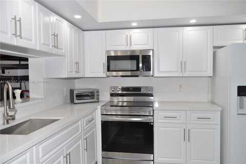 700 SW 128 Ave, Pembroke Pines, FL 33027