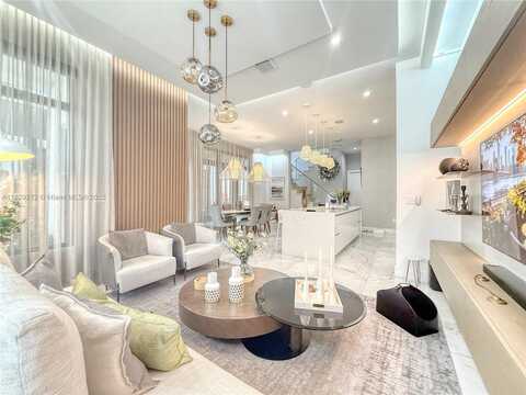 4761 NW 85 Ave, Doral, FL 33166