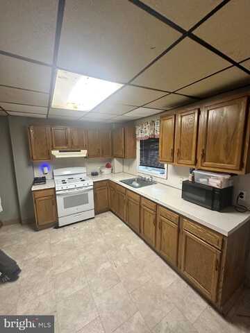 52 LINCOLN AVENUE, TRENTON, NJ 08609