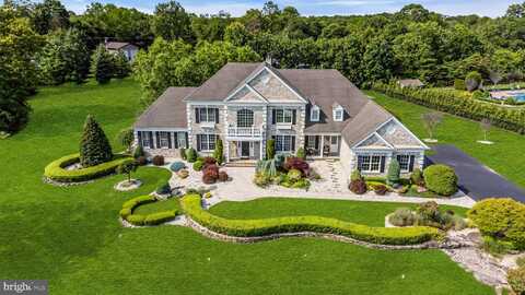 1 ETHAN DRIVE, FARMINGDALE, NJ 07727