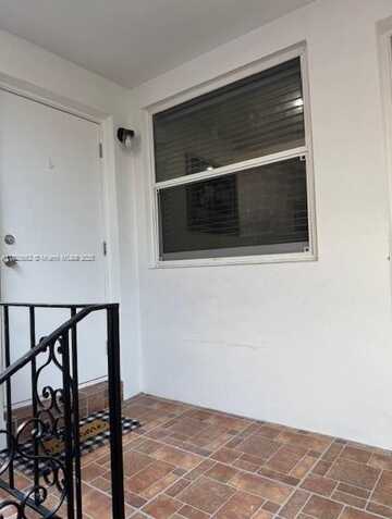 2826 SW 24th Ter, Miami, FL 33145