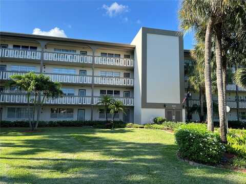 4701 Martinique Dr, Coconut Creek, FL 33066