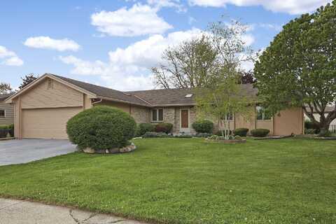 8124 W Imperial Dr, Franklin, WI 53132