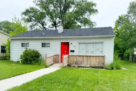 6860 W Grantosa Dr, Milwaukee, WI 53218