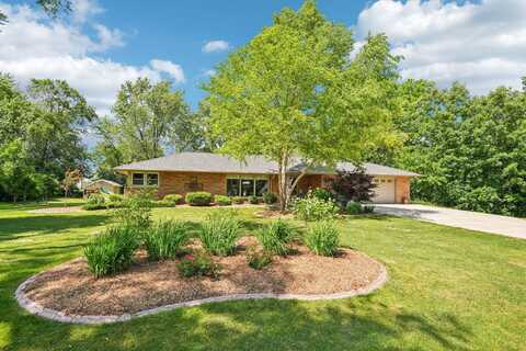 N59w18100 Spruce Ln, Menomonee Falls, WI 53051