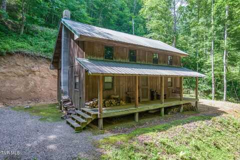 1150 Stage Road, Mountain City, TN 37683