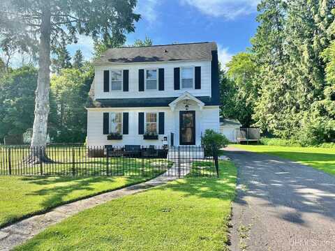 115 E Arch, Ironwood, MI 49938