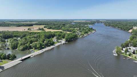 2 W Shafer Drive, Monticello, IN 47960