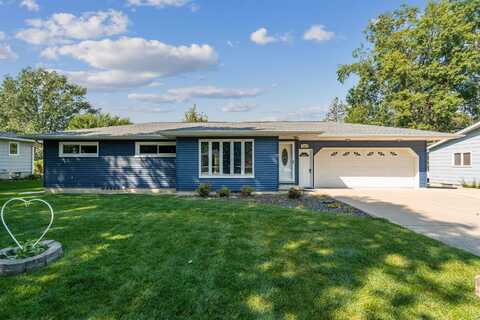 1107 Ridgemont Road, Waterloo, IA 50701