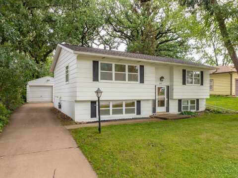 2612 Victory Drive, Cedar Falls, IA 50613