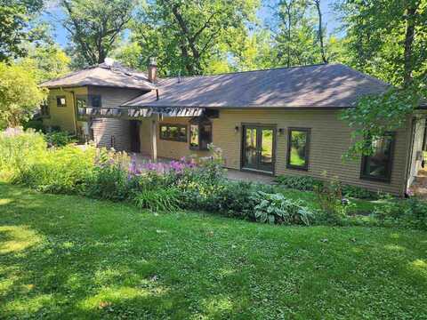 2125 Greenwood Avenue, Cedar Falls, IA 50613