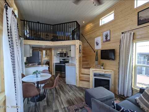2746 Columbia Lane, Overgaard, AZ 85933