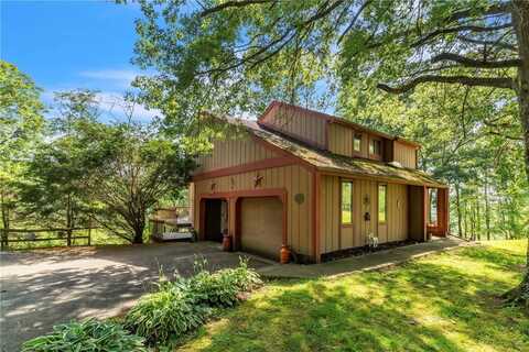 530 Perry Highway, Lancaster, PA 16037