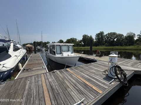 1701 N Jel Wade Drive, Wilmington, NC 28401