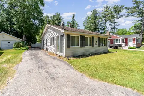 104 Hawk, Houghton Lake, MI 48629