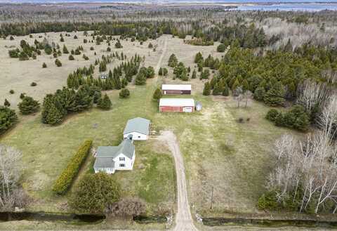 14325 Paradise Lake Road, Levering, MI 49755