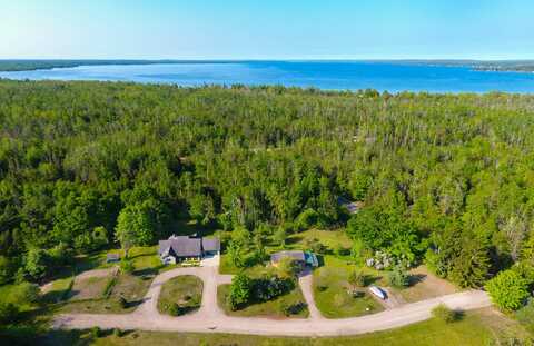 1058 Marlas Way, Cheboygan, MI 49721