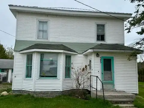 545 Duncan Ave, Cheboygan, MI 49721