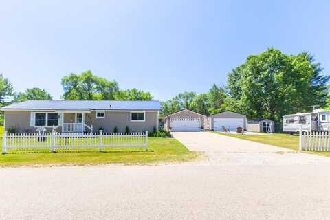 217 Cherry Street, Houghton Lake, MI 48629