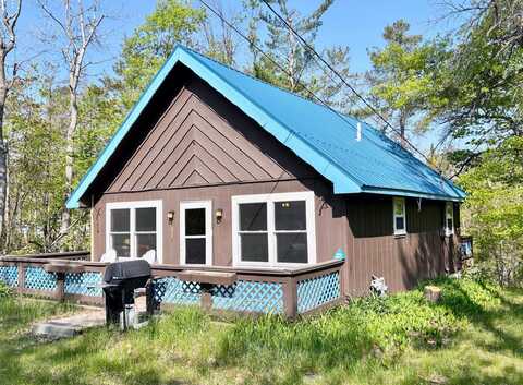 5265 Woodridge Drive, Lewiston, MI 49756