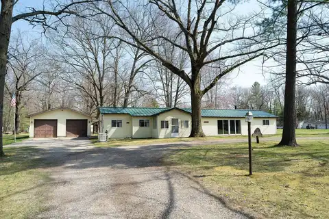 3222 E Houghton Lake Drive, Houghton Lake, MI 48629