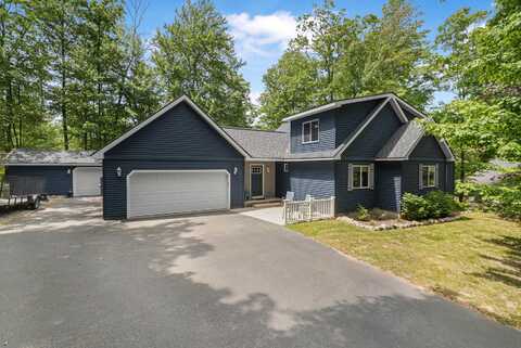 343 Crystal Lane, Roscommon, MI 48653