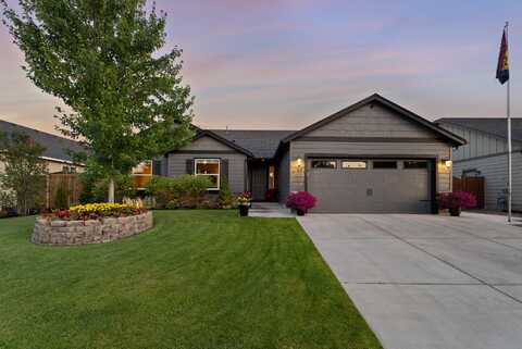 768 NE Redwood Court, Redmond, OR 97756