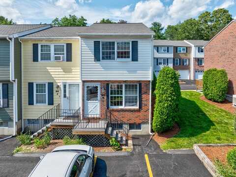 90 Roper St, Lowell, MA 01852