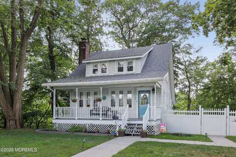 29 Lake Boulevard, Matawan, NJ 07747