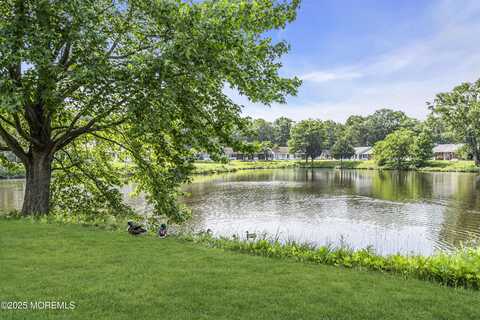 239a Huntington Drive, Lakewood, NJ 08701