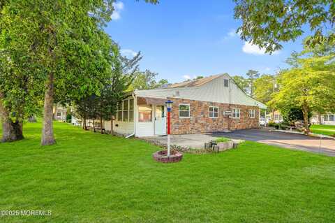 5 Chestnut Street, Toms River, NJ 08757