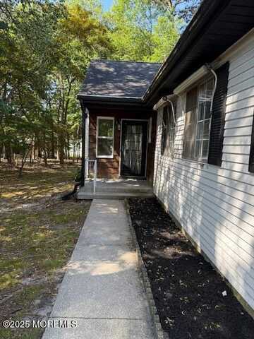 35 Canton Drive, Whiting, NJ 08759